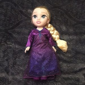 Singing Elsa from Frozen 2